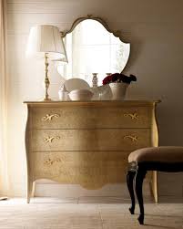 Verbele sunt formate din două părți: Mobila Italia Mobila Italiana Dormitor Mobilier Living Clasic Canapele