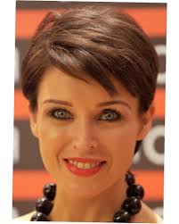 Round shaped faces and thin hair is not a problem at all in creating your best hairstyle. Short Haircuts For Round Faces And Thick Hair Folade