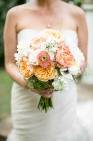 We would like to show you a description here but the site won't allow us. Peach And Ivory Garden Rose Bouquet