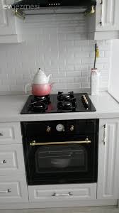 Merva Hanimin Nostaljik Ve Antik Esintili Harika Mutfagi Ev Gezmesi Country Mutfak Beyaz Mutfaklar Mutfak