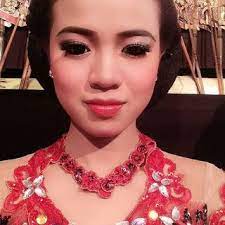 Lirik Lagu Lewung Diamond Necklace Mugi Necklace