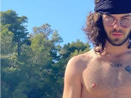 Όλα τα τελευταία νέα, άρθρα, απόψεις, videos για αγγελοσ λατσιοσ στο άγγελος λάτσιος: Aggelos Latsios Dhmosieyse Gymnh Fwtografia Toy Sto Instagram Broxh Ta Sxolia