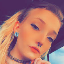 Tamara Bremer's Instagram, Twitter & Facebook