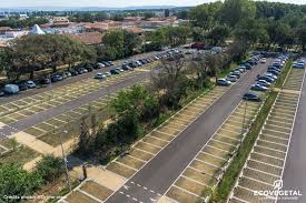 Parking Du Mc Arthur Glen Miramas Ecovegetal En 2020 Amenagement Paysager Paysagiste Gestion Des Eaux