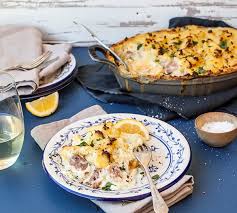 This recipe has a few more steps in it than my usual quick 'n easy dinner recipes. Lemony Fish Pie Annabel Langbein Recipes