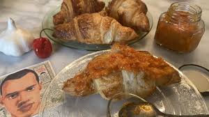 Un Gout Gael Faye S Pili Pili Sur Un Croissant Beurre Cultures Capsules