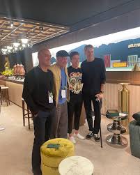 They let Tony bring his skateboard in 😂 Excited for The Oscars tonight!!