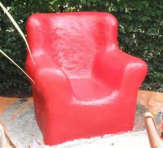 Old Household Chair Recovered In Concrete For Outdoor Seating Http Www Weupcycle Com En Tag 175 Gastbeitrag E2 Diy Garden Concrete Projects Garden Chairs