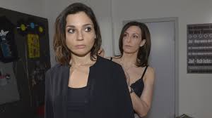 Ihrem liebhaber verschweigt sie bisher die wahrheit. Sex Affare Bei Gzsz Anni Katrin Landen Im Bett Promiflash De