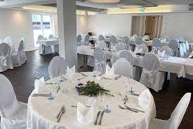 Hotel, appartement, bed and breakfast, restaurant en catering service met directe toegang tot de snelweg a5 Eventhalle Hotel Restaurant Partyservice Fallerhof Bad Krozingen
