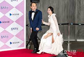 조 씨는 방송에서 19살이 돼서야 어린 시절 부모가 이혼 과정에서 출생신고를 하지 않았다는 사실을 알게. ì¡°í•˜ë‚˜ ê¹€ê´'ê·œ