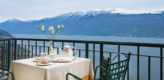 Boutique Hotel In Gargnano Am Gardasee Mit Schwimmbad 19 Suiten Und Restaurant Lago Di Garda Lago