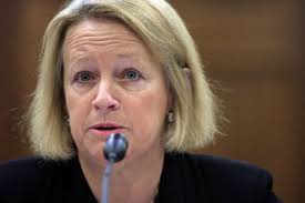 Mary Schapiro stepping down after leading SEC in crisis