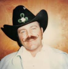 Dee Mclellan's Instagram, Twitter & Facebook