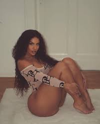 Amirah Dyme 🍑 op X: I can make your dream come true.  t.codCFWMXZwjl  X