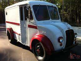 Runs and shifts into all gears. 1966 Divco Milk Truck