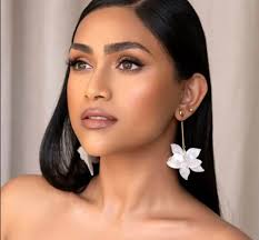 Looking for a makeup artist and hair stylist for my 9/17/2022 wedding!!!  *Please drop Instagram handles or Facebook pages in the comments 🤍👰🏼‍♀️💄