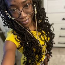 Jamaica (@beautifullymixed_queen)