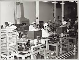 1969 After Samsung Electronics Industrial Manufacturing Was Established In January 1969 The Company Changes Its Name To Sams Samsung Mirror Manufacturing