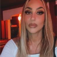 Lisa Runge's Instagram, Twitter & Facebook