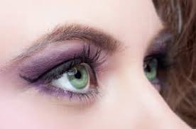 Voici plusieurs photos de maquillage yeux léger si vous cherchez de l'inspiration pour habiller votre regard. Maquillage Des Yeux Verts Devoile Tes Precieuses Emeraudes Ladytof