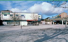 Sie befindet sich im gleichnamigen stadtteil kärrtorp. Karrtorpsplan Karrtorps Centrum Stockholmskallan
