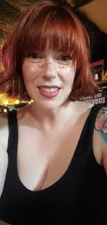 Hi everyone! I'm a female vocalist new to the area (originally from New  Zealand, moved from WA state). I'd love to meet up and jam with some people  and maybe join a