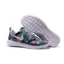 I have moved the groups of flowers apart and labeled them in the screenshot to better show each group and indicate how many pieces make up each flower. Floral Print Roshe Runs V1 Lenze Com Tr