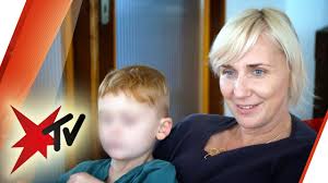 Die natürliche auslese sollte die weniger fitte nachkommenschaft älterer mütter eigentlich aussortieren. Mutter Werden Mit Fast 50 Diese Frauen Widersetzen Sich Den Vorurteilen Stern Tv Youtube