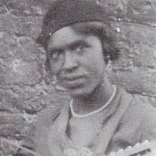 Mae Glover age, hometown, biography