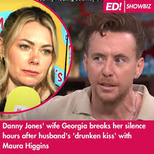 Lesley Lockwood's Instagram, Twitter & Facebook