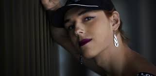 Expulsados de casa al salir del armario: “Cumplí 18 y a los dos meses me  echaron”