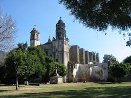 Tepotzlan is a beautyful small city 1.5 hour outsude of mexico city. Tepoztlan Wikipedia