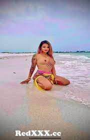 I love getting naked on the beach, who likes to fuck on the beach or in  public places? from www xxx video karachi does girl naked on goa beach Post  - RedXXX.cc