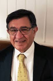 Die iraner aber mit ihrer langen geschichte sowohl der konflikte als auch des handels mit anderen reichen, sei es mit den osmanen im westen, den moguln und briten in indien oder den russen im norden, danken diesem herrscher die tief verwurzelte überzeugung, in der welt einen prominenten platz einzunehmen. Austro Iraner Im Iran Zu Zehn Jahren Haft Verurteilt Iran Derstandard De International