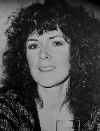 That cute curly hair 🖤