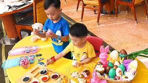 Mewarnai telur paskah dengan cat air. Rayakan Paskah Dengan Lomba Mewarnai Telur Jw Marriott Sediakan Hadiah Menginap Tribun Medan