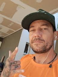 Agora eu ando, correndo tanto... 🤟💀 . . . #pintorprofissional  #celiochavespintor #gratidão #sucesso #chama