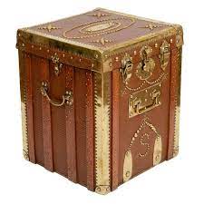 Brass Trimmed Studded Hat Box Side Table England 19th C 1stdibs Com Hat Box Antiques Vintage Box