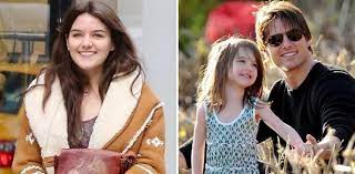Tom Cruise daughter Suri drops his surname