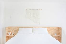 Bett mit regal am kopfende yct projekte bett kopfteil ablage. Bett Mit Regal 20 Ideen Mit Integrierter Ablageflache