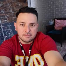 Verónica Ramírez, novia de Simón Parra Marín, repartidor que murió tras ser  colisionado en el centro de Curicó, lo describió como un hombre honesto y  trabajador. Además, afirmó que estaban buscando ser