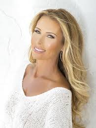 Debbie Hallock's Instagram, Twitter & Facebook