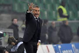 The former arsenal and barcelona. 90plus Lyon Nach Der Derbyniederlage Trainer Sylvinho Wackelt 90plus