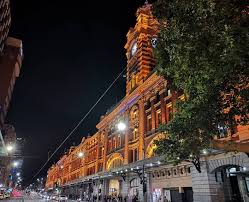 Flinders Station On A Warmish Saturday Night Melbourneblogger Melbourneinsta Melbourne Melbournecity Melbournephotogra Saturday Night Night Flinders