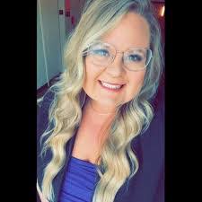 Danielle Halpin's Instagram, Twitter & Facebook