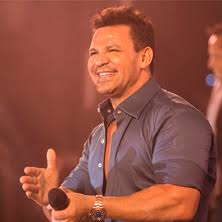 Ver las letras de eduardo costa y escuchar cuidado, ainda tô aí, sou seu fã nº 1, amor de violeiro, vem cuidar de mim, enamorado y más canciones! Eduardo Costa Tickets Eventim