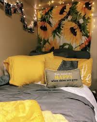 34 Lovely Yellow Aesthetic Room Decor Best For Bedroom Elegant Dorm Room Aesthetic Bedroom Bedroom Green