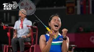 拉差諾·依瑟儂（泰語： รัชนก อินทนนท์ ，1995年2月5日 － ），又譯伊瑟儂 ，泰國女子羽球運動員。 依瑟儂專長於單打項目，曾贏得2009年、2010年和2011年世青賽，成為世青賽第一位三連霸球員。 2013年奪得世界羽球錦標賽女子單打冠軍，為泰國羽球歷史上首位世界冠軍，也是世界羽球. çƒåŽéŽæ‹› æ¶å››å¼·é–€ç¥¨æˆ´è³‡ç©Žæ­£é¢å°æ±ºæ³°åœ‹ä¸€å§Šä¾ç'Ÿå„‚ Tvbs Line Today