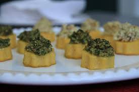 Crostini De Polenta E Pesto De Amendoas Pesto Receitas Thermomix Polenta
